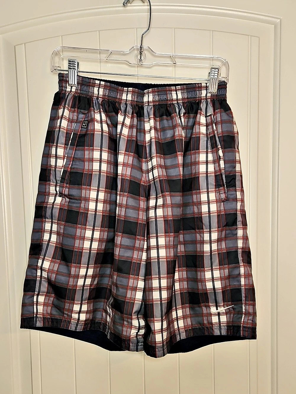 Nike Plaid Athletic Shorts in Black & Gray Large Like New